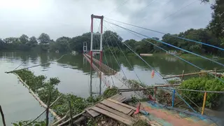 এখনো এক ফুট পানির নিচে রাঙামাটি ঝুলন্ত সেতু